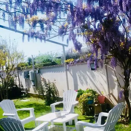 Oasi Di Francesca Bed & Breakfast 3*